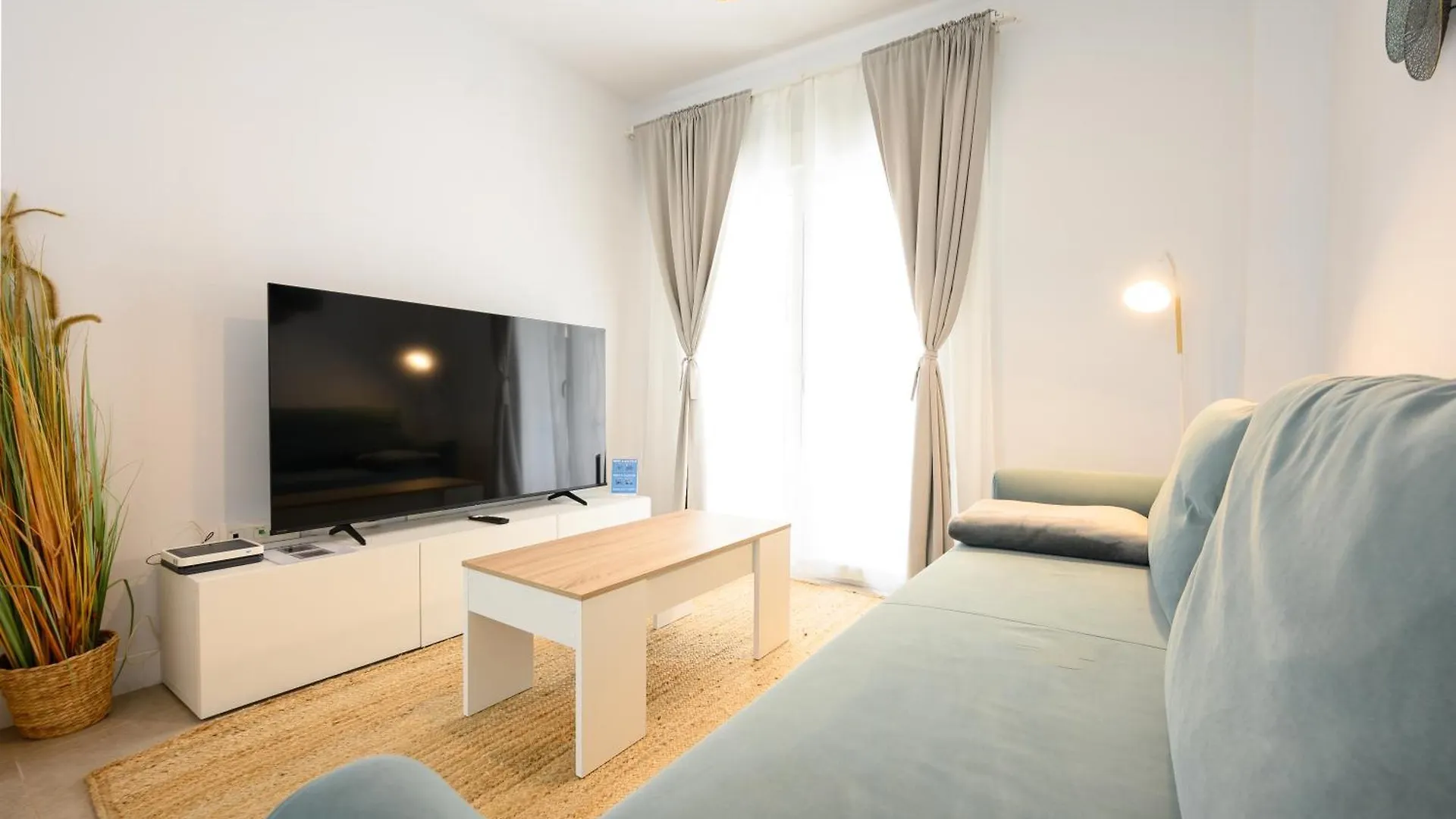 Nuevo! En El Centro! 1M Metro, Zambrano Y Con Parking Apartment Malaga 0*,  Spain