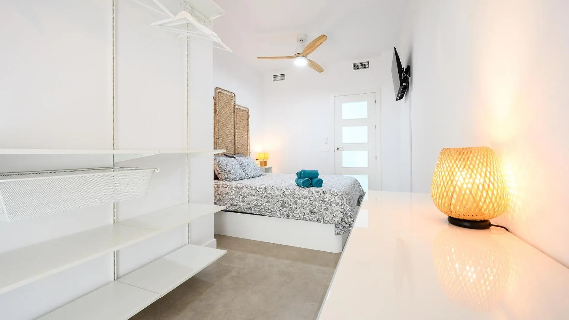 Nuevo! En El Centro! 1M Metro, Zambrano Y Con Parking Apartment Malaga