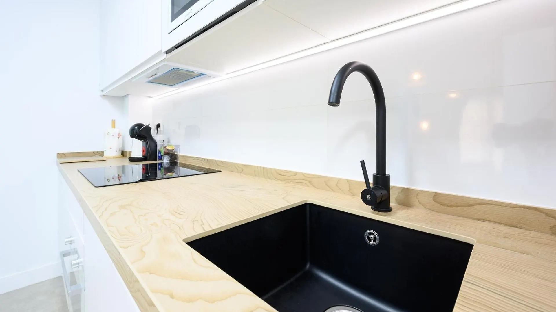 Nuevo! En El Centro! 1M Metro, Zambrano Y Con Parking Apartment Malaga Spain