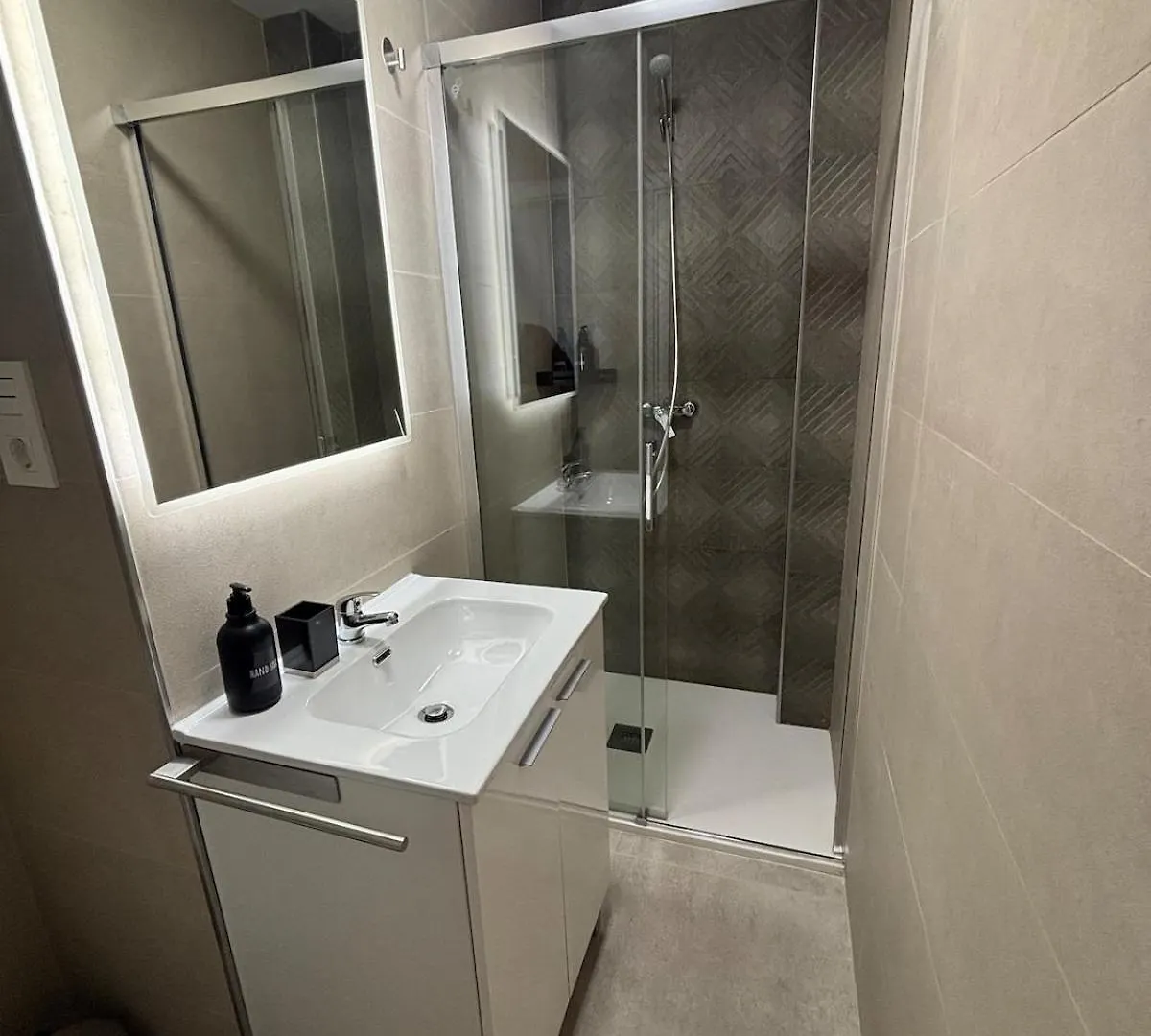 Nuevo! En El Centro! 1M Metro, Zambrano Y Con Parking Apartment Malaga 0*,