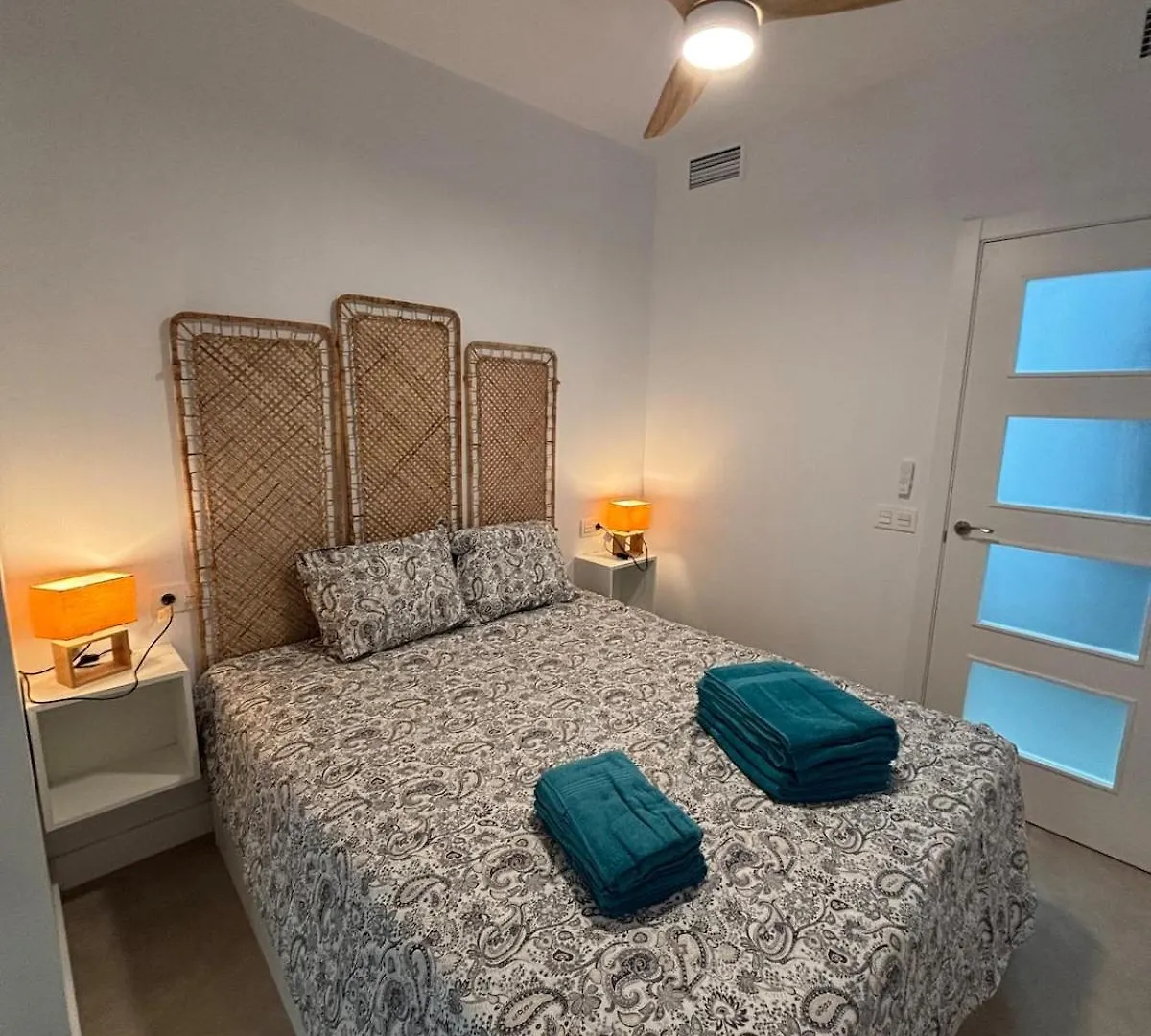 Nuevo! En El Centro! 1M Metro, Zambrano Y Con Parking Apartment Malaga Spain
