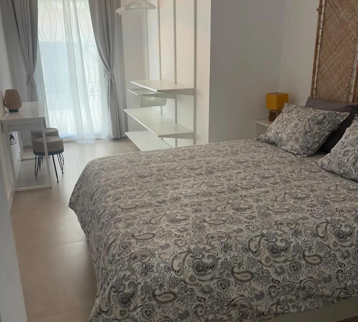 Nuevo! En El Centro! 1M Metro, Zambrano Y Con Parking Apartment Malaga