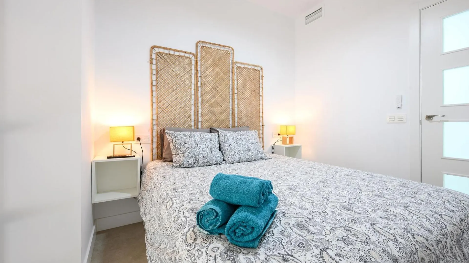 Nuevo! En El Centro! 1M Metro, Zambrano Y Con Parking Apartment Malaga Spain