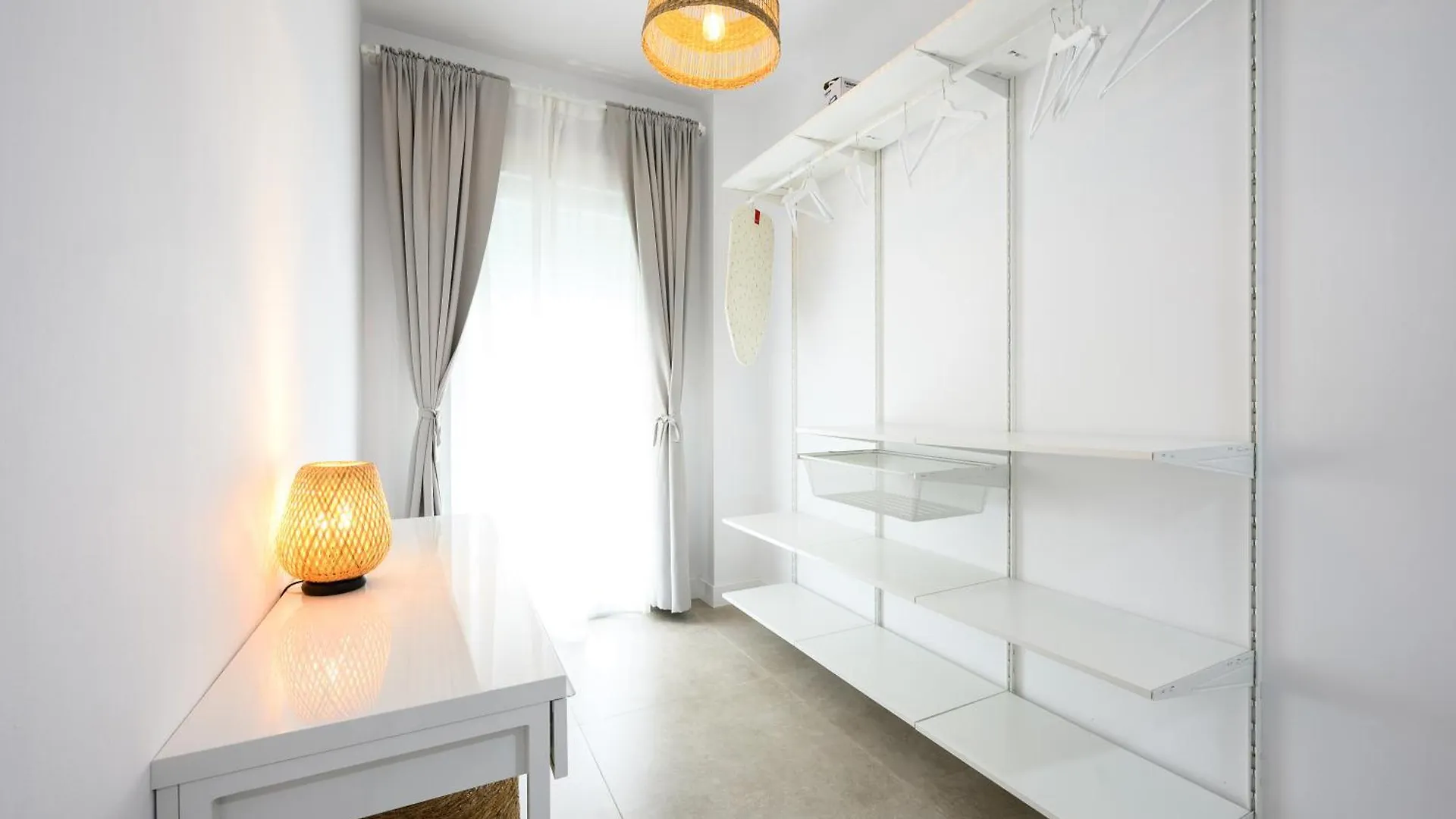Nuevo! En El Centro! 1M Metro, Zambrano Y Con Parking Apartment Malaga 0*,