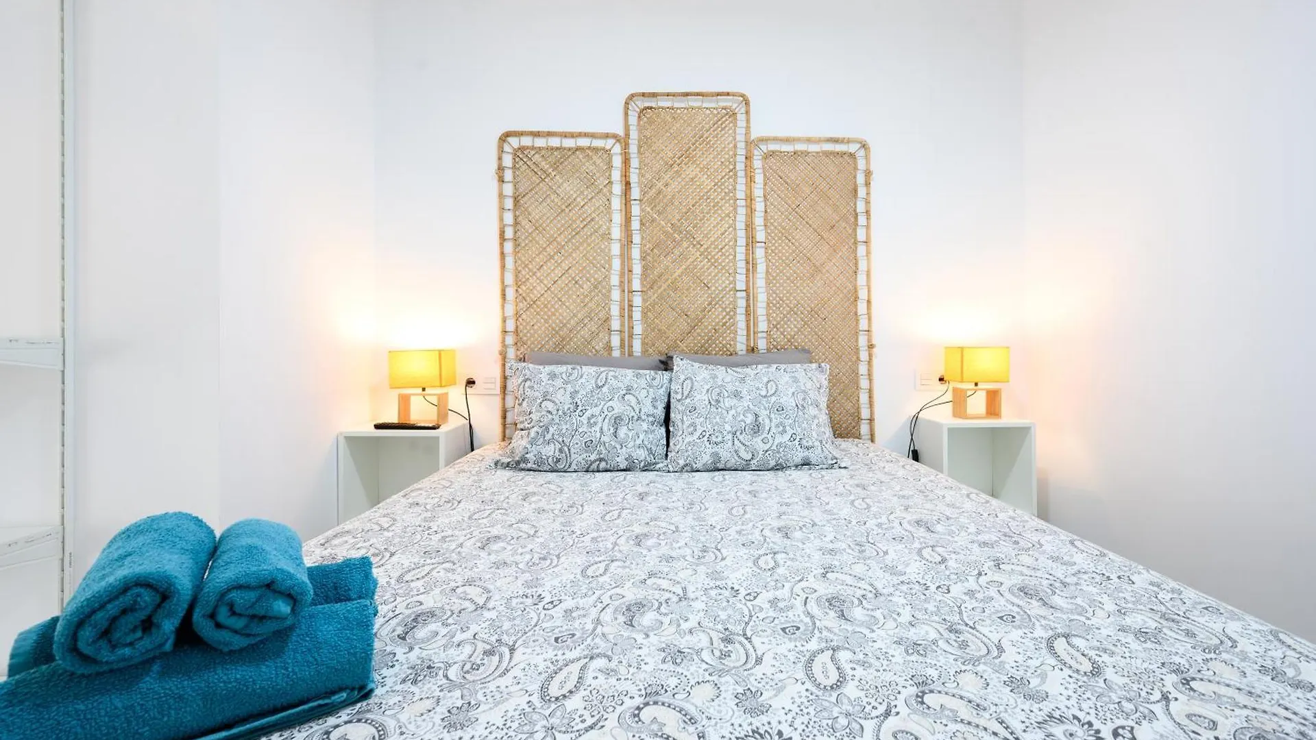 Nuevo! En El Centro! 1M Metro, Zambrano Y Con Parking Apartment Malaga