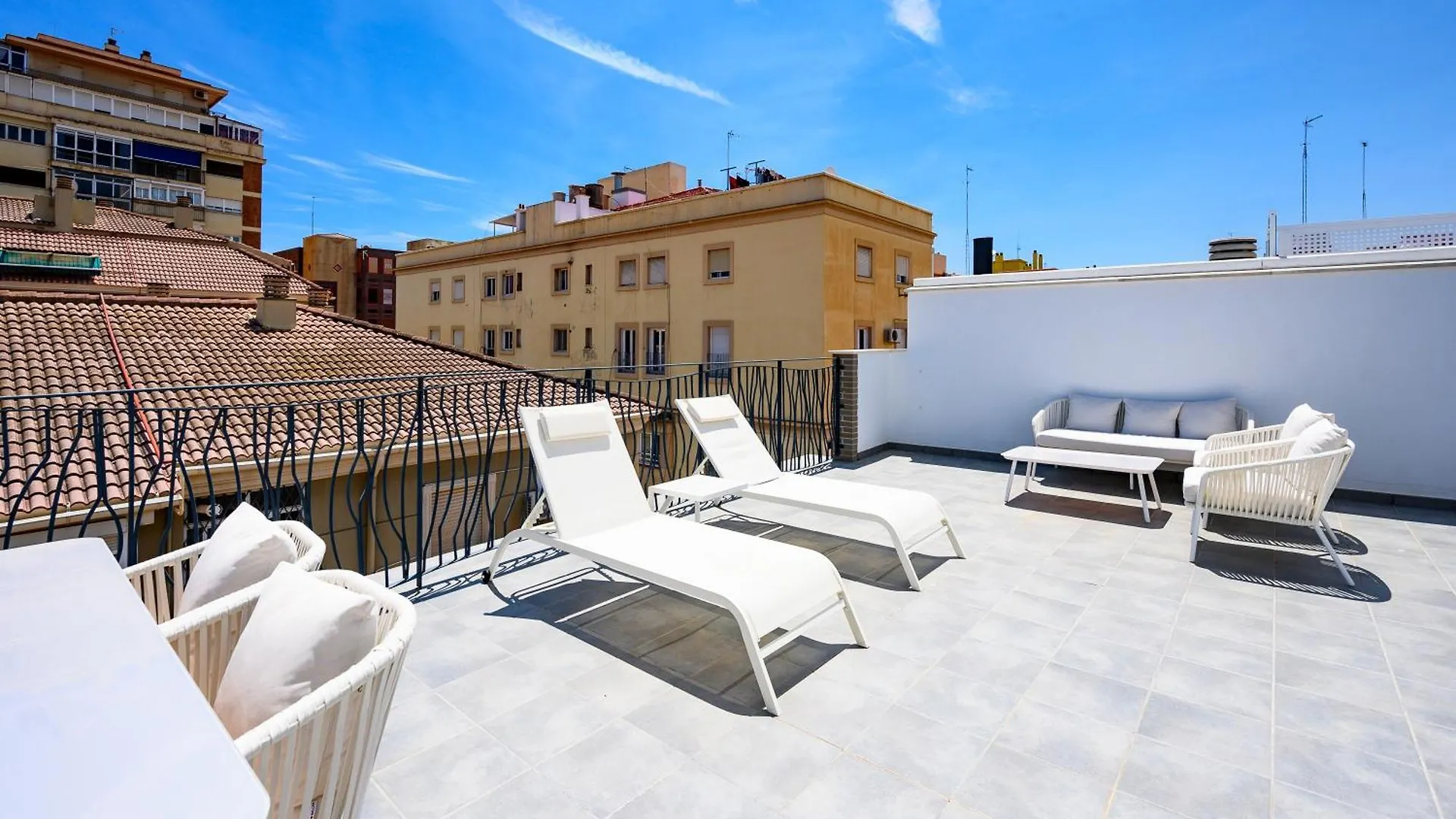 Nuevo! En El Centro! 1M Metro, Zambrano Y Con Parking Apartment Malaga